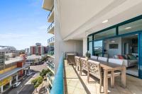 CBD Central Sunset views Swim - B&B Darwin