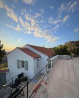 Tina's Sunset Haven - B&B Ustrine