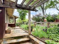 Homestead Ranch near Yosemite with Horses and Chickens - B&B Midpines