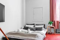 Red Bauhaus Kamppi Square 35m tram bus Wi-Fi - B&B Helsinki