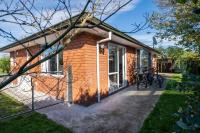 Privacy, comfort and a lot more - entire 2 bedroom house with free cycles - B&B