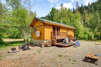 Deck and Fire Pit Yakima River Retreat in Cle Elum - Bed and Breakfast Cle Elum