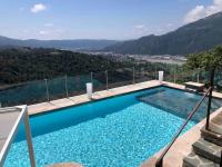 Nuit insolite avec jacuzzi privatif et piscine - Bed and Breakfast