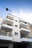 Black & White 2BR Apt steps from Mavili Square - Bed and Breakfast Athene