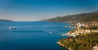Three-Bedroom Apartment with Terrace and Sea View