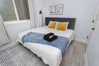 Spacious 3BR Family Oasis Sleeps 8 with Free Parking Near Medical District, Douglas Park and University of Illinois Chicago - B&B Chicago