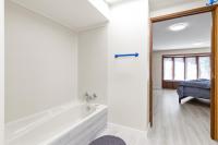 Spacious and bright suite with independent entrance - B&B Delta