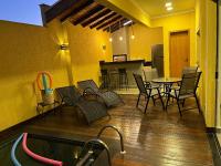 Piscina privada, a 250m de la playa - B&B São Sebastião