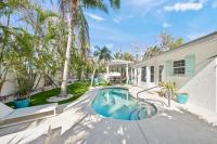 A Wave From It All - New Luxury Renovated Home Heated Pool Cabana Hammock Walk to Beach - Chambres d’hôtes