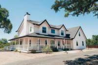 Wine Country Modern Farmhouse With Heated Pool, Hot Tub, Cybertruck - B&B