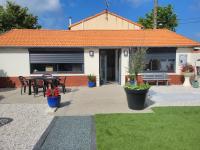 Maison familiale à 100m de la plage avec jardin clos et parking, pour 6 personnes - FR-1-258-190 - Chambres d'hôtes Châtelaillon-Plage
