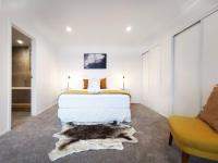Newly Built Spacious Studio - Lake View - B&B Queenstown