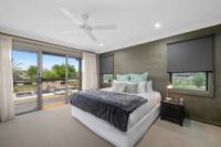 Lilies Poolside Villa - B&B Lovedale