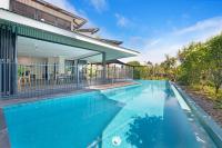 Reef Villa - A Sprawling Waterfront Oasis - B&B Darwin