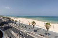 Panoramic Seaview Balcony Escape - Bed and Breakfast Tel Aviv