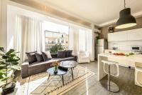Charming 1 BR Apt w Sliding Window in Tel Aviv and Shelter by Sea N' Rent - B&B Tel Aviv