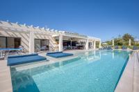 Villa Serenissima - Beachfront Villa with Indoor & Outdoor Pools and Gym by Posarelli Villas - B&B Acharávi