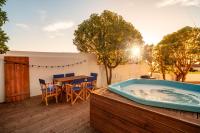 The Indigo Windmill Retreat, Peniche - B&B