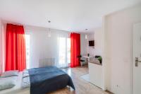 Red Apartment z Tarasem - B&B