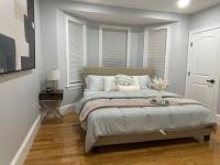 85a Charming Boston Base, 3BR, 2BA Ideal for Families - Chambres d’hôtes Boston