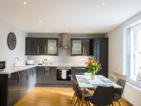 2 Bed in TENBY FB284 - Chambres d’hôtes