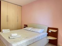 Appartamento con 1 Camera da Letto, Balcone e Vista Mare