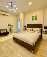 Camera Queen Standard