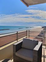 Magnifique appartement avec vue mer panoramique ! - B&B Valras-Plage