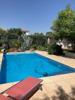 Studio Lumineux 2 adultes et 1enfant - Bed and Breakfast Lunel