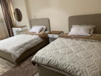 H Flat With Roof- One Kattamya - B&B Il Cairo