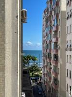 50m da PRAIA, VISTA Lateral para o MAR, Portaria 24hrs, Próximo do Shopping PRAIA-MAR, Em cima do Mercado Pão de Açucar - Chambres d'hôtes Santos