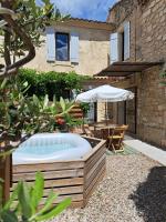 Un air de vignes, jacuzzi, centre du village - Bed and Breakfast