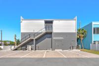 Major Nelson's Suite - Wave Haven Luxe - Balcony - Rocket Views - Walk to Beach - Chambres d’hôtes Cocoa Beach