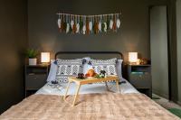 Private 3Bed-Parking-Sleeps5-By FabAccommodation - Ferienwohnung