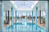 Studio Chateliers, piscine chauffée, spa et jardin à St Martin de Ré - B&B Saint-Martin-de-Ré