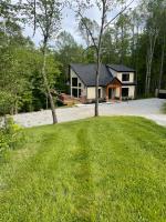 The Quana - Hot tub, fire pit, and Huge Entertainment Area - B&B