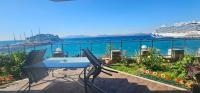 Waterfront Glass Flat - B&B