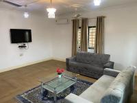 Joemat Lodge - Ferienwohnung Agbogba