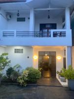 Jess Beach Villa - B&B Galle