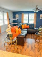 Sunshine Oasis Home - B&B Fayetteville