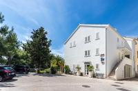 Apartments Lavica Beach Dumičić - Chambres d’hôtes Podstrana
