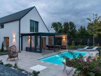 Friendly Holiday Home with BBQ & Pool - Chambres d’hôtes