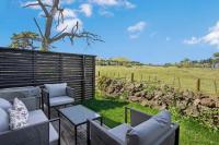 Modern Home - Close to Airport, direct views of Mangere Mountain and Ambury Farm - B&B Auckland