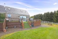 JOIVY Greenknowes Cottage with Hot Tub & Fireplace - Chambres d’hôtes Kelty