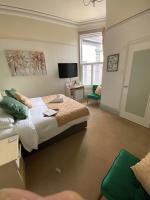 Twin Room with Private Bathroom