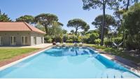 The Olive Villa Cascais Vive el lujo sereno entre pinares junto al Atlántico 5 minutos de la playa andando - B&B Cascais