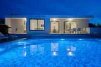 Kyamon Luxury Villa with Heated Saltwater Pool Near Chania - Chambres d’hôtes Chionáto