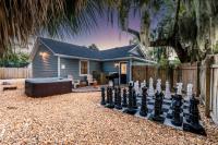 Dog Friendly - Hot Tub - Large Backyard - B&B Savannah