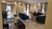 Delight R beside Rehab & airport- families only - B&B
