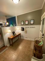 THE HUB 3BD 2BA Entire House FRESH FUN 1980s Board Game Vibe beside Letchworth State Park & near SUNY Geneseo - B&B Mount Morris